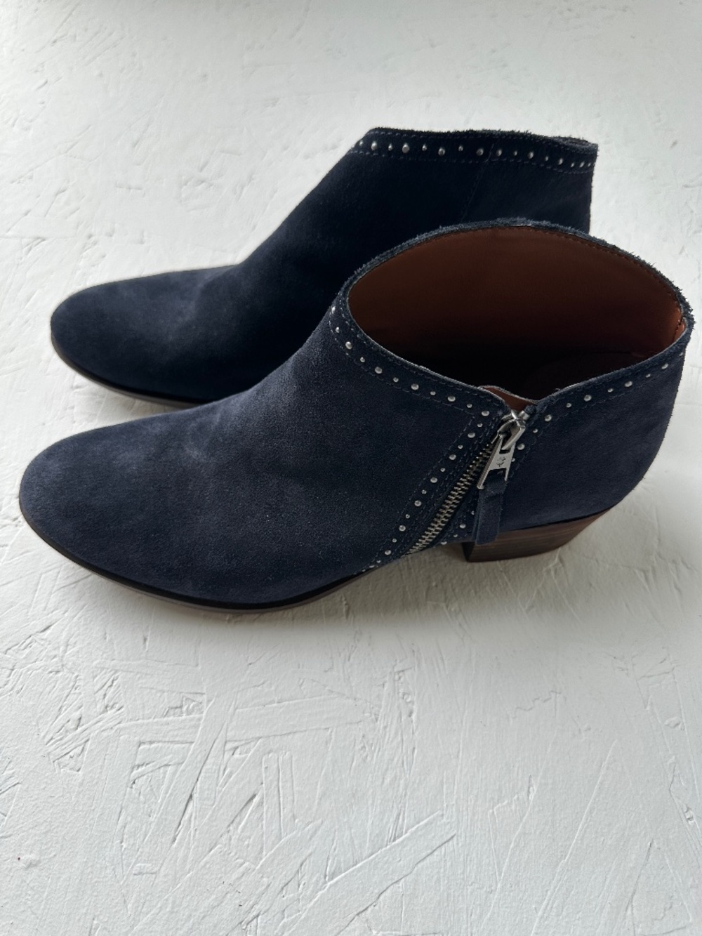 Lucky Brand Benna Boot Blue Leather Low Heel Bootie Studded Side Zip Womens 9.5
